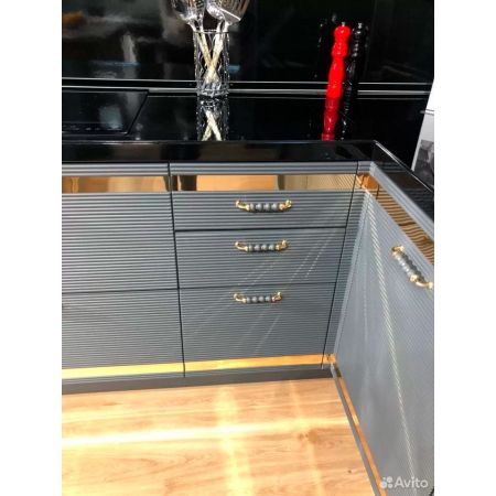 Кухня Тулия угловая 3.75*2.25 графит/золото