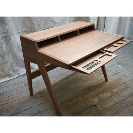 Стол письменный Laura Desk by Phloem Studio