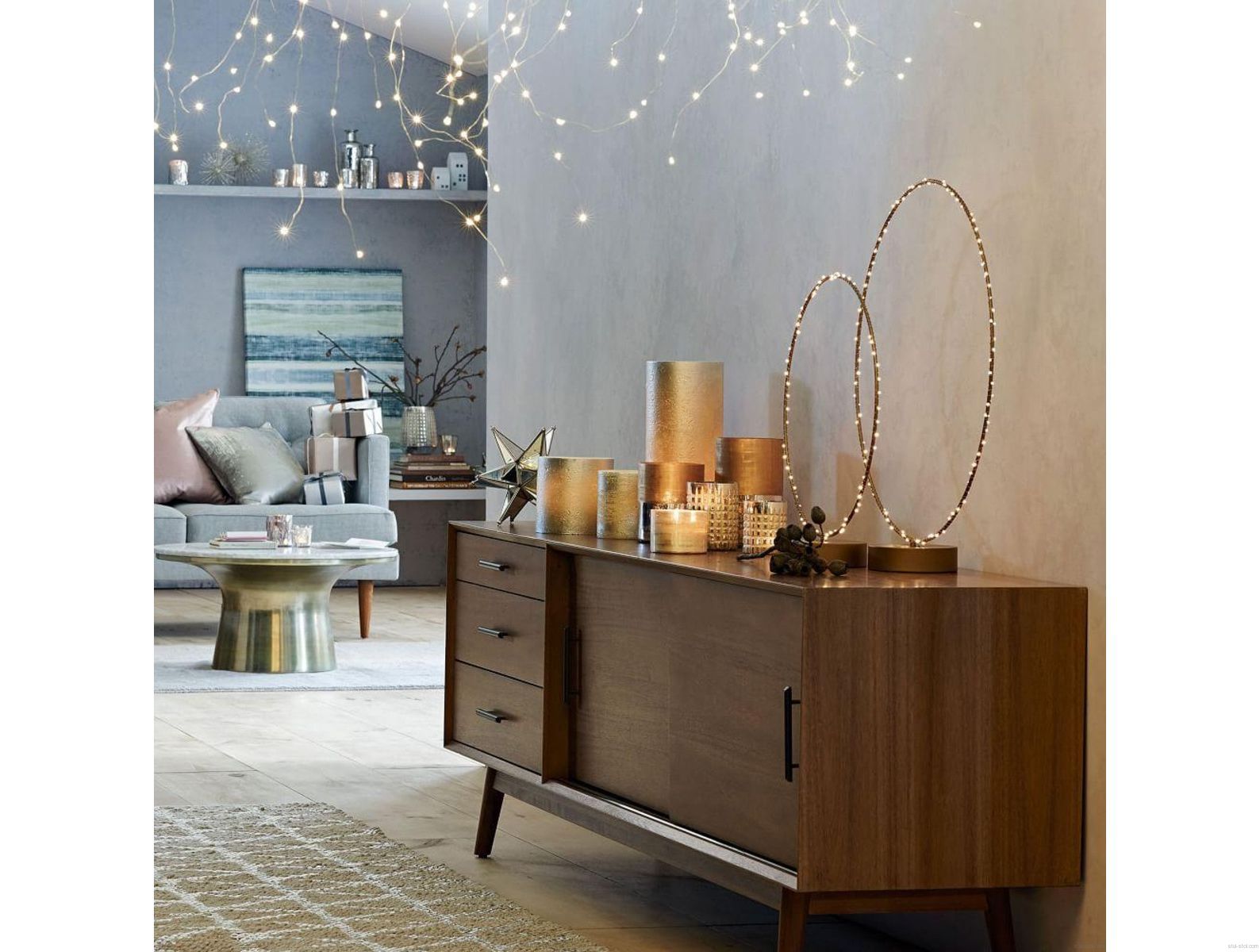 Acorn sales media console